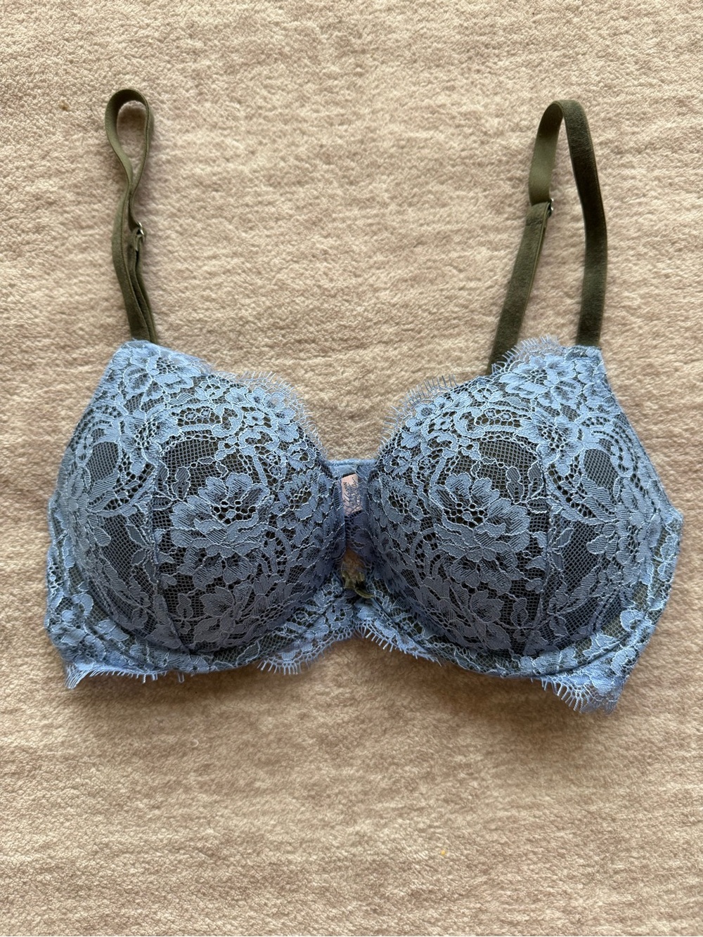 Victoria’s Secret Dreams Angels Push-Up Lace Underwire Bra